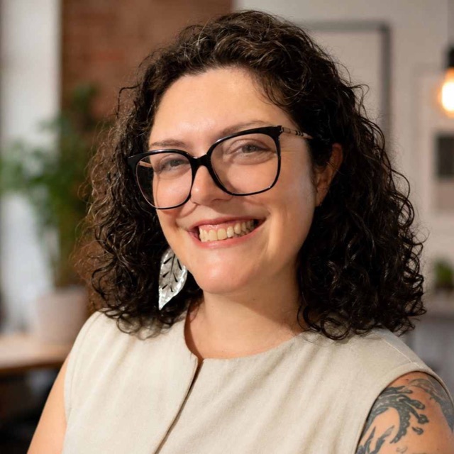 Retrato de Andreia Antunes, pesquisadora de mercado e especialista em antropologia do consumo.